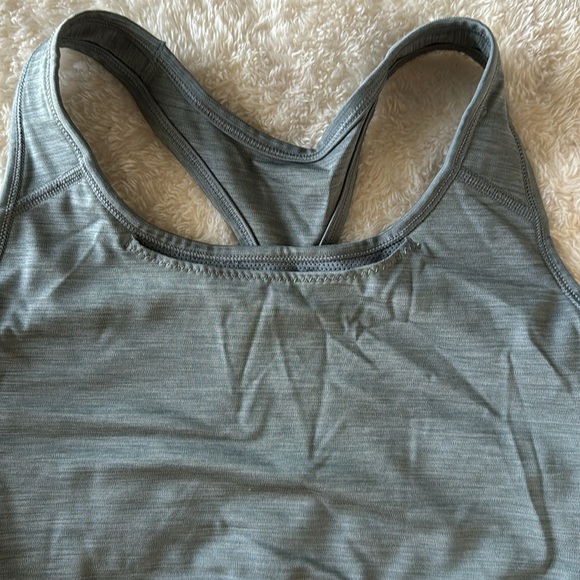 EUC Nike Women’s Sports Bra - Picture 3 of 5